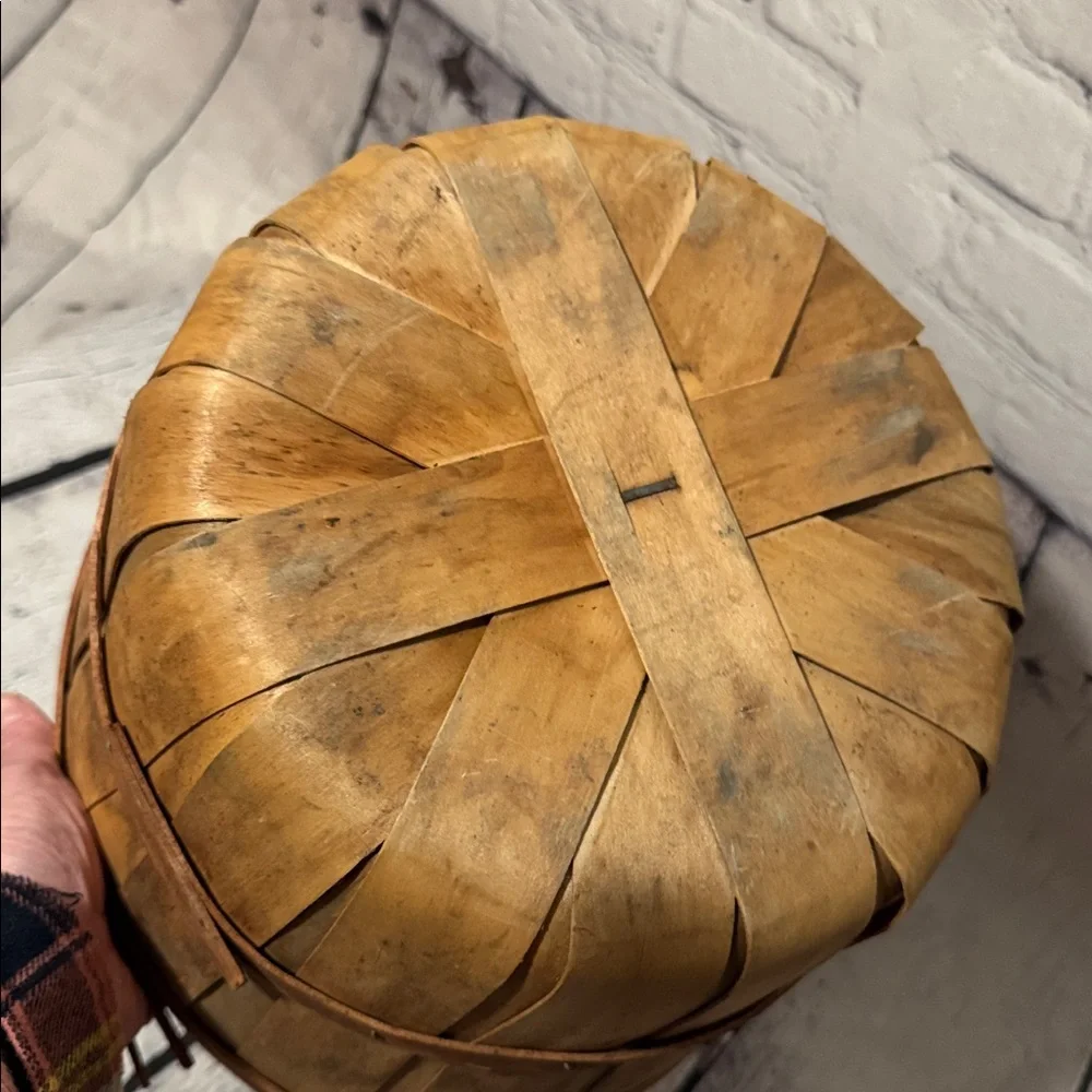 Vintage Farmhouse Rustic Fruit Basket Wooden & Metal handle